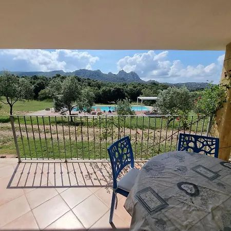 Aldo Countryside Couette-café Arzachena